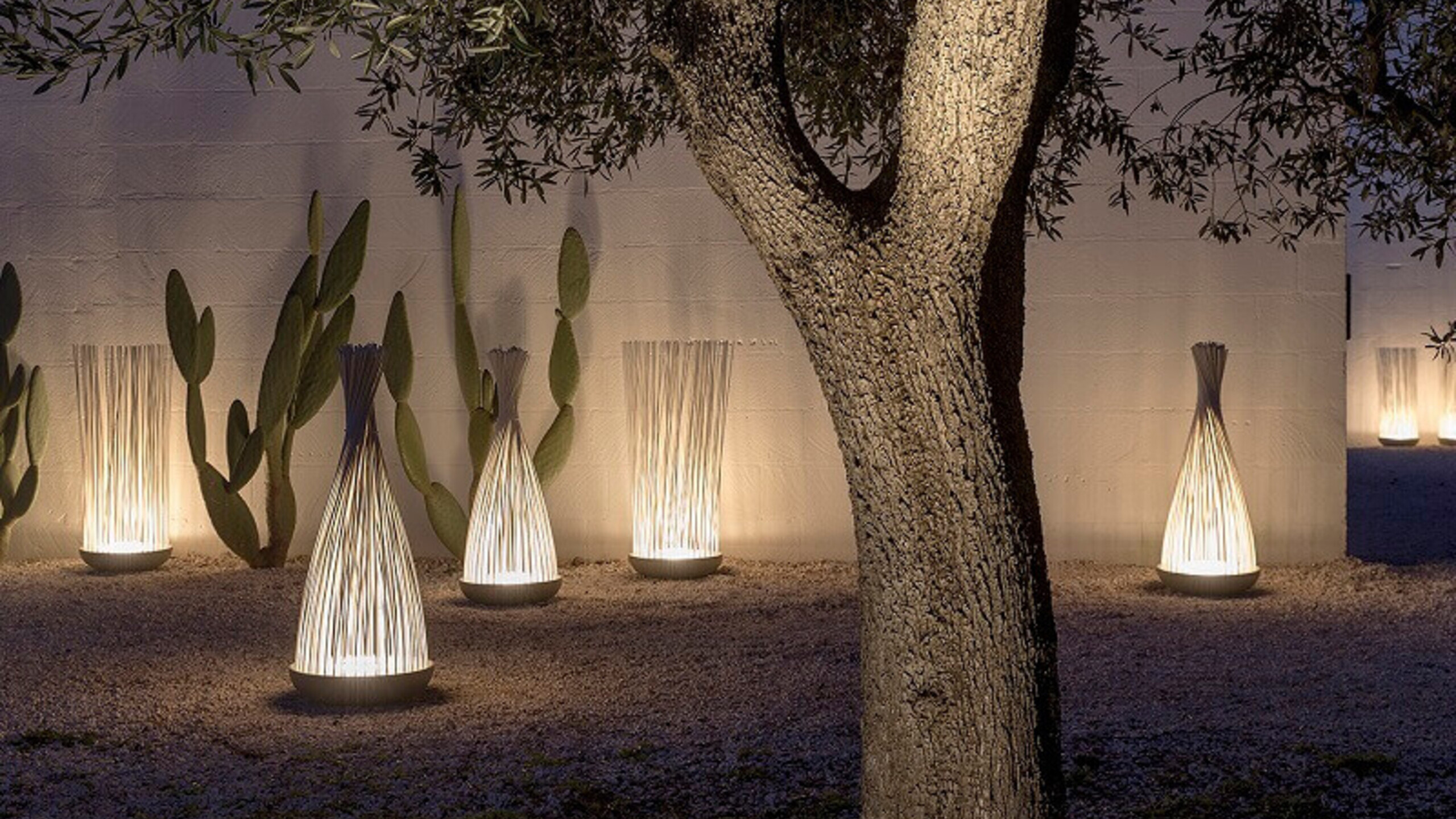 come illuminare il giardino